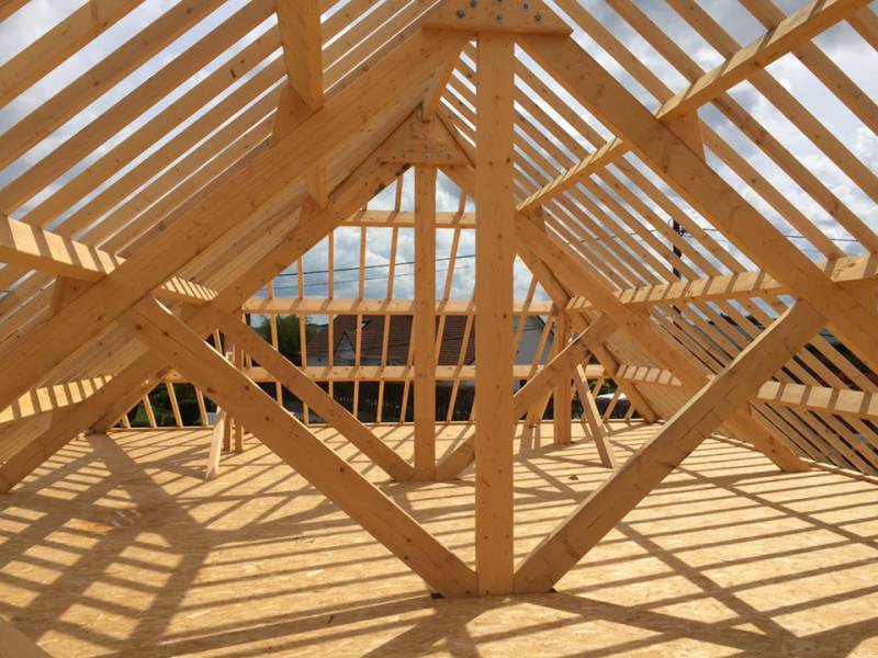 Entreprise spécialisée en fabrication et pose de charpente bois traditionnelle, près d'Yvetot